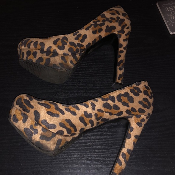 Cheetah Print Mossimo Stilettos 8.5 - Picture 4 of 5